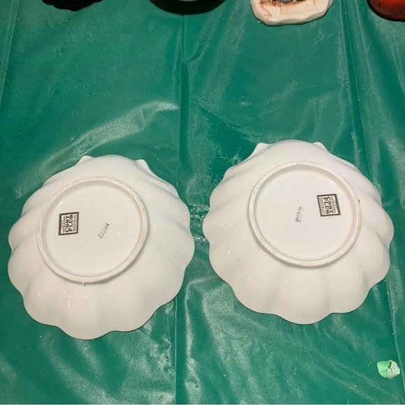 Two vintage seashell soap, dishes - Picture 6 of 9